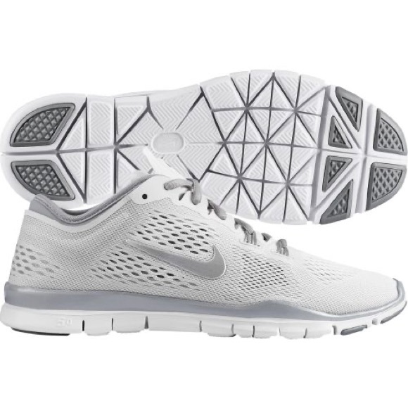 Nike Shoes - Nike Free 5.0